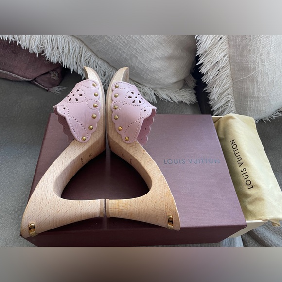 SOLD- Authentic LOUIS VUITTON Charlotte Leather Mules - size EU38 / US 8 - Picture 8 of 11